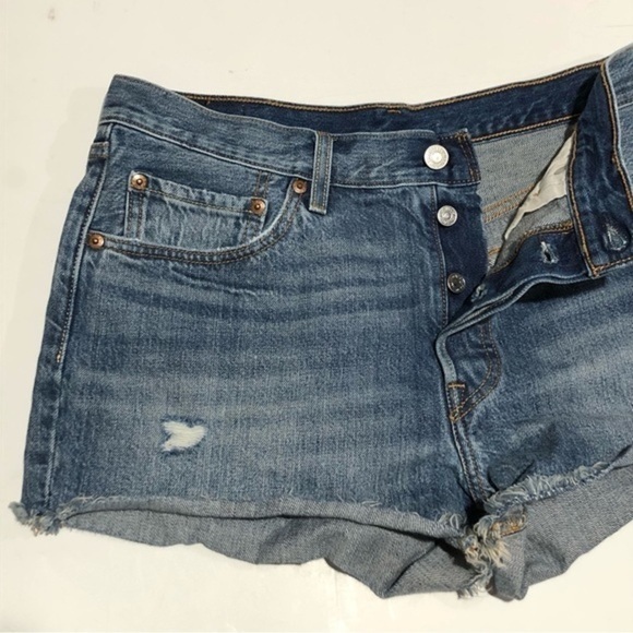 Levi’s 501 Button Fly High Rise Shorts - Picture 3 of 9